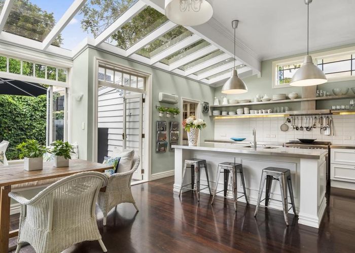  at 8 Green Lane East, Remuera, Auckland