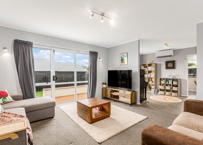 at 2 Coventry Close, Ascot Park, Porirua, Wellington