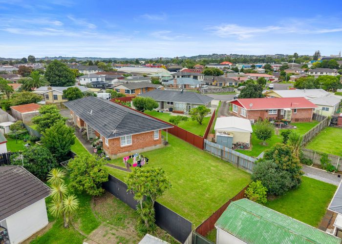  at 10 Holden Place, Manukau, Manukau City, Auckland