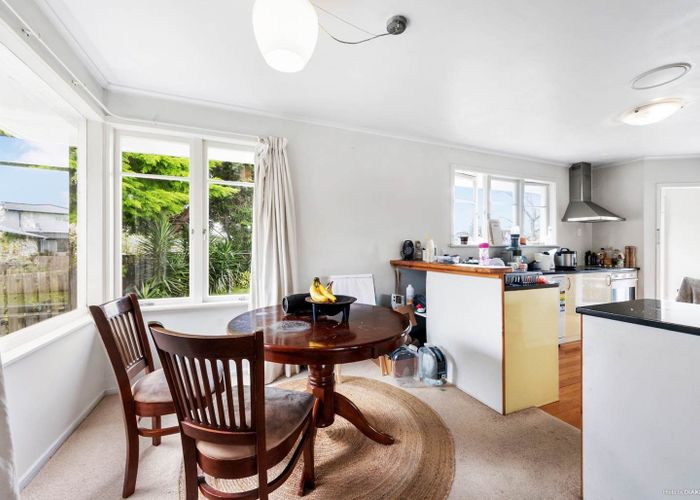  at 81 Gloria Avenue, Te Atatu Peninsula, Waitakere City, Auckland