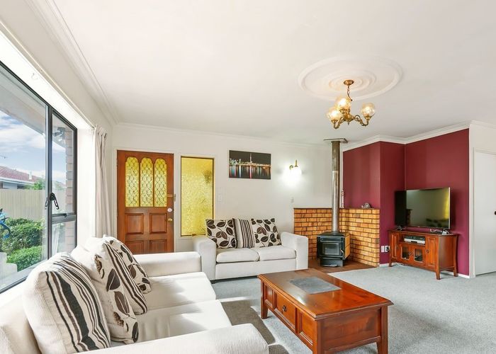 at 2/529 Weymouth Road, Weymouth, Manukau City, Auckland