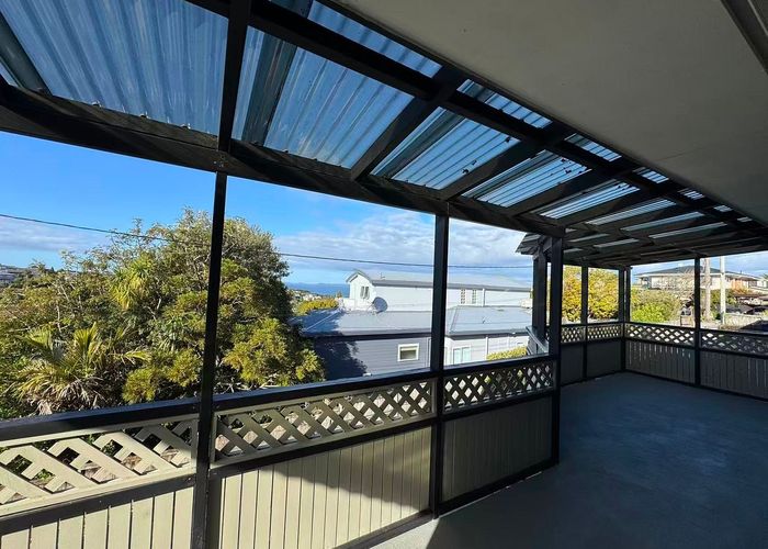  at 44 Penzance Road, Mairangi Bay, North Shore City, Auckland