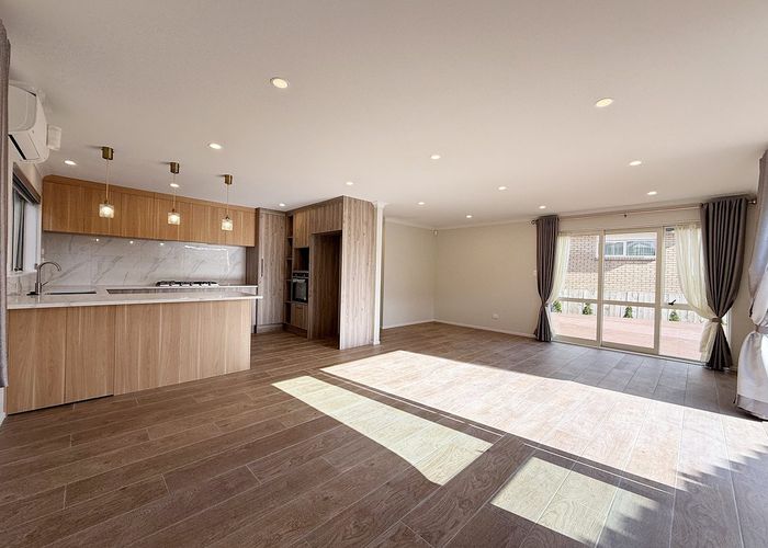  at 7A Marco Place, Highland Park, Manukau City, Auckland