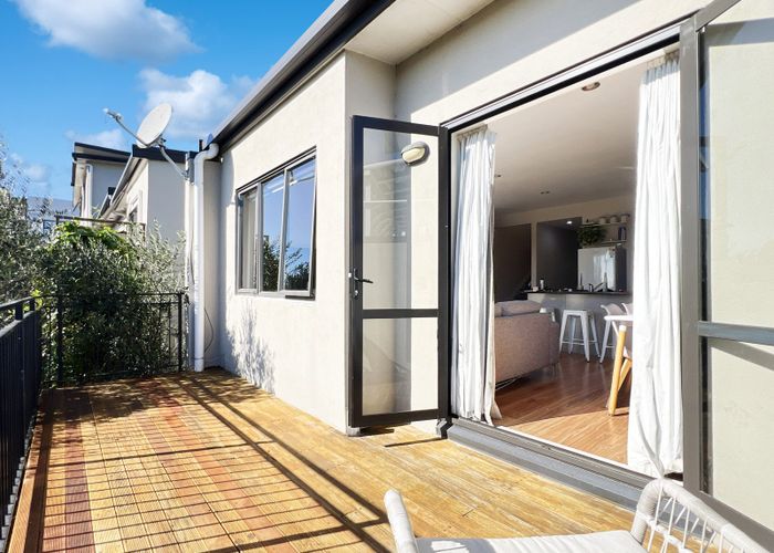  at 5/12 Schnapper Rock Road, Schnapper Rock, North Shore City, Auckland