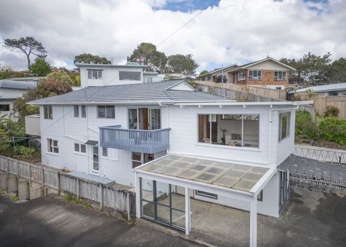  at 1/7 Dalmeny Close, Murrays Bay, Auckland