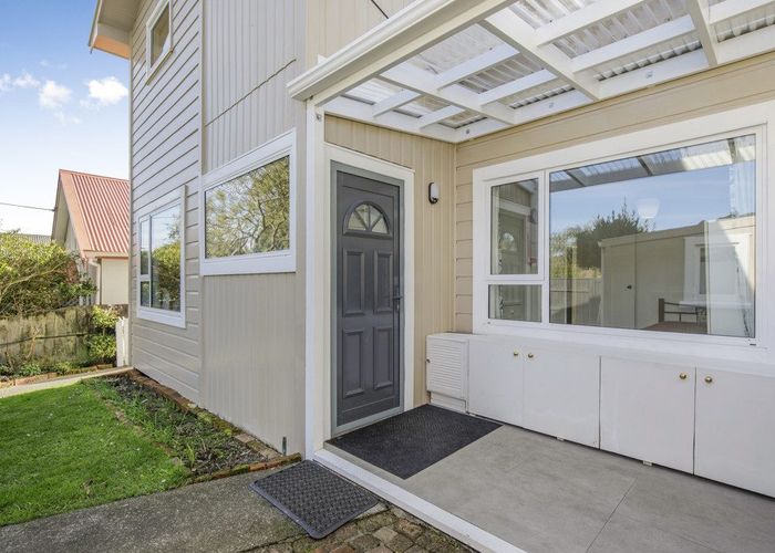  at 18 Kauri Street, Eastbourne, Lower Hutt