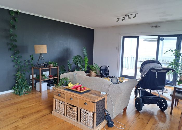  at 1A Aberdeen Road, Castor Bay, North Shore City, Auckland