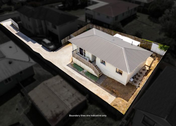  at 8A Harrington Road, Henderson, Waitakere City, Auckland