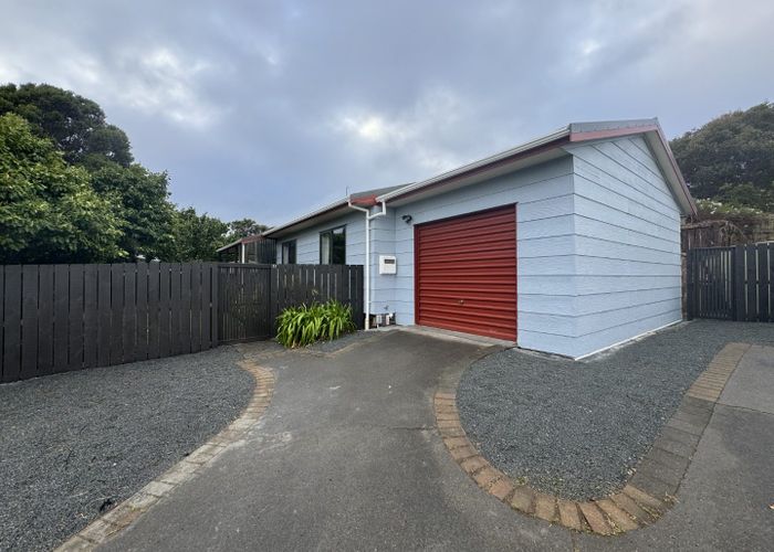  at 82 Queens Road, Waikanae Beach, Waikanae