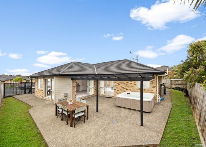  at 18 Andrusha Place, Flat Bush, Manukau City, Auckland