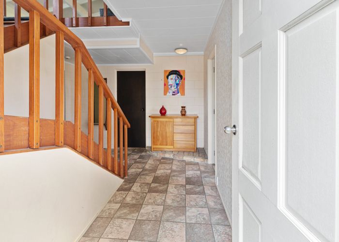  at 7 Pakira Avenue, Glendene, Auckland