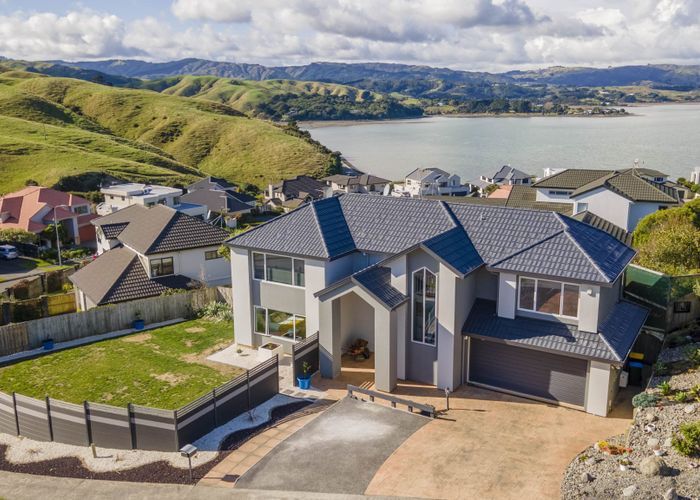  at 12 Pendennis Point, Camborne, Porirua