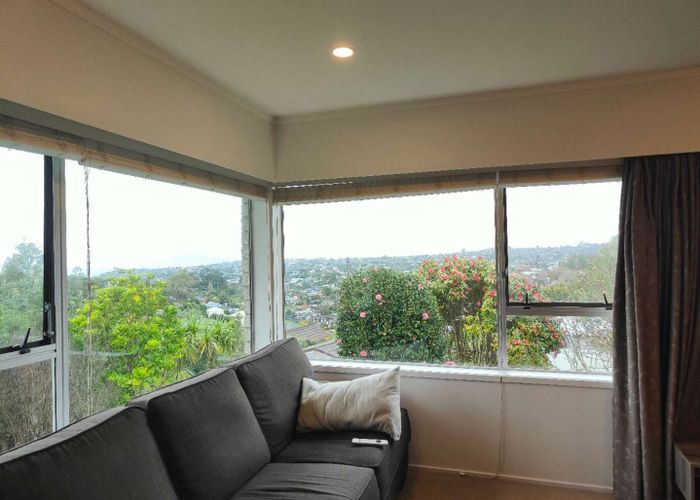  at 2/2  Barker Rise, Browns Bay, North Shore City, Auckland