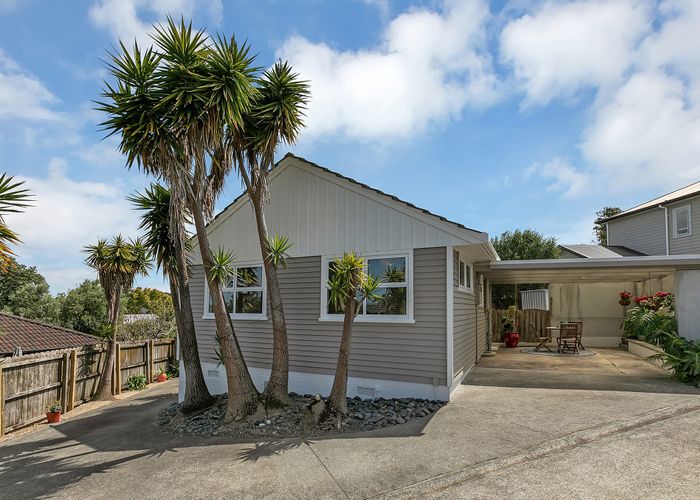  at 14 Winifred Avenue, Bayview, Auckland