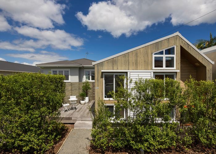  at 25 Tui Street, Point Chevalier, Auckland