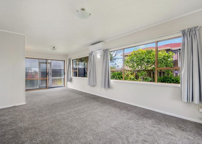  at 2/501 Richardson Road, Mount Roskill, Auckland