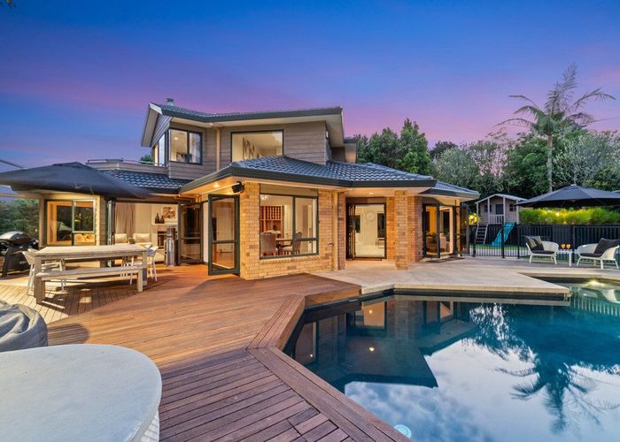  at 127 Onetaunga Road, Chatswood, Auckland