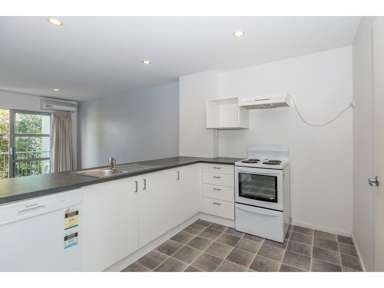  at 2/62  Burke Street, Addington, Christchurch City, Canterbury