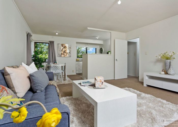  at 2/106 Shifnal Drive, Randwick Park, Manukau City, Auckland