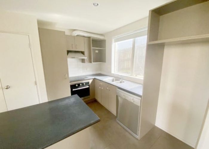  at 3 Cityview Pl, Massey, Waitakere City, Auckland