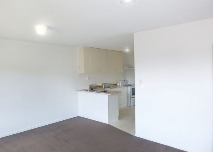  at 2/23 Kenmure Ave, Forrest Hill, North Shore City, Auckland