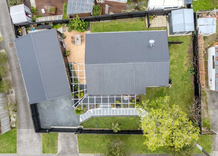  at 2/1 Woodside Road, Massey, Waitakere City, Auckland