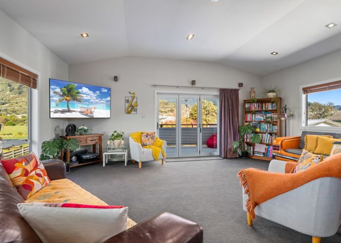  at 14 Beach Road, Waikawa, Marlborough, Marlborough