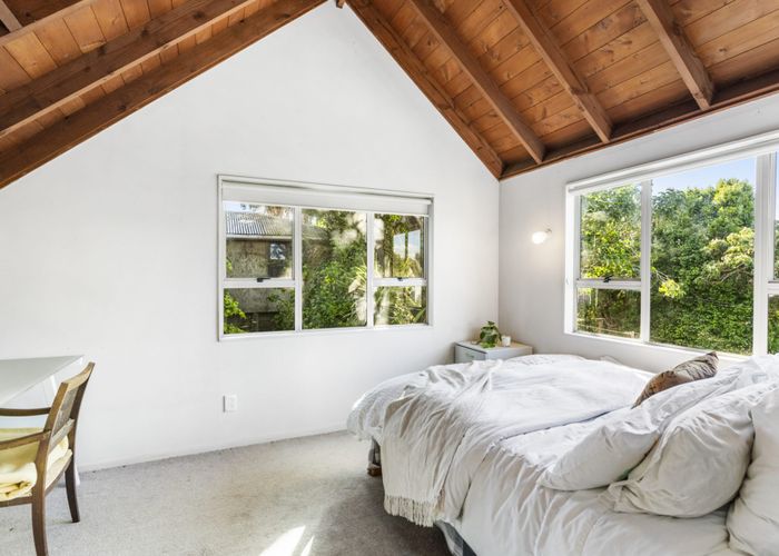  at 1/28 Cresta Avenue, Beach Haven, Auckland