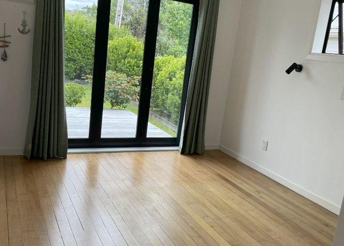  at 33 Northall Road, New Lynn, Waitakere City, Auckland