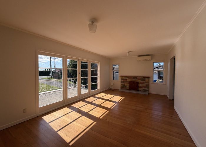  at 117 Coronation Road, Hillcrest, Auckland