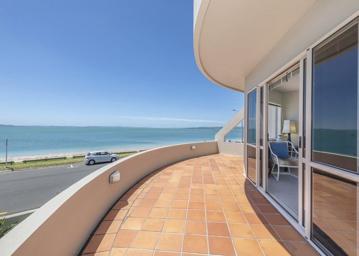  at 1/37 The Esplanade, Eastern Beach, Auckland