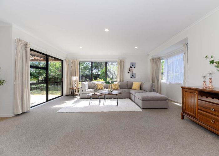  at 1/11 Javelin Place, West Harbour, Auckland