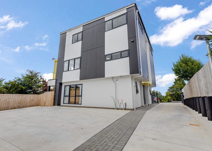  at 3 & 4/43A Waimumu Road, Massey, Waitakere City, Auckland