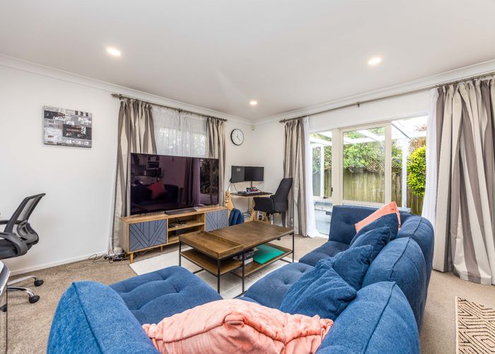  at 2/229 Campbell Road, Greenlane, Auckland