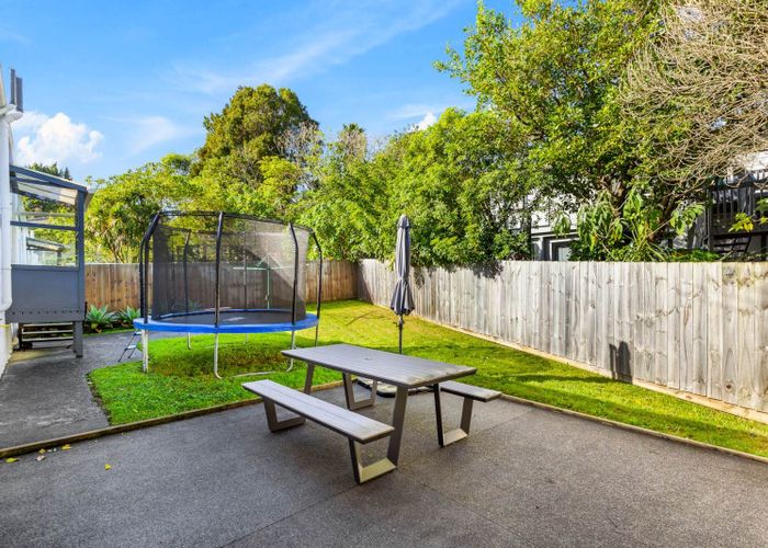  at 2/72 Stredwick Drive, Torbay, North Shore City, Auckland