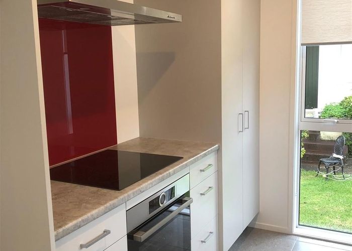  at 8 Harris Road, Mount Wellington, Auckland