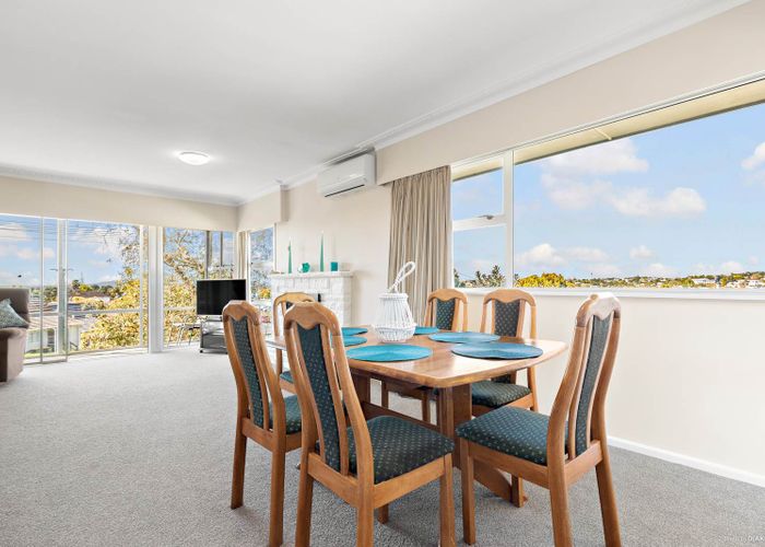  at 37 Chivalry Road, Glenfield, Auckland