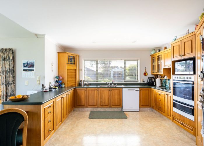  at 16 Kinross Drive, Merrilands, New Plymouth