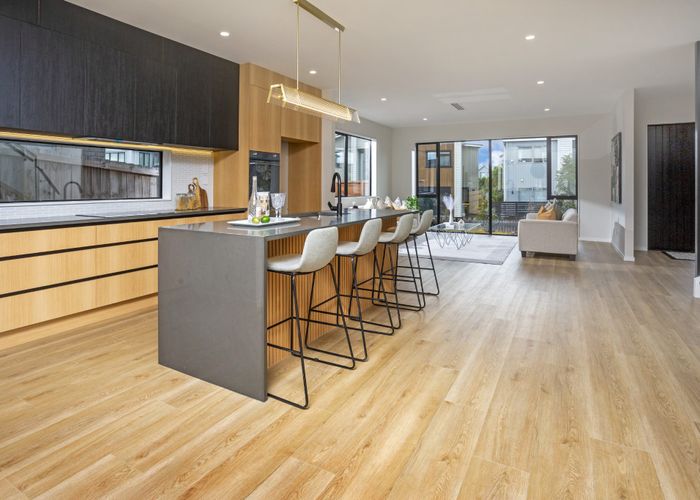  at 6  La Bella Road, Hobsonville, Waitakere City, Auckland
