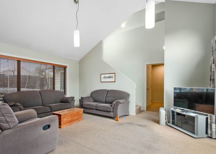  at 36 Wainui Avenue, Point Chevalier, Auckland