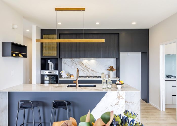  at 5 Weir Lane, Oteha, North Shore City, Auckland