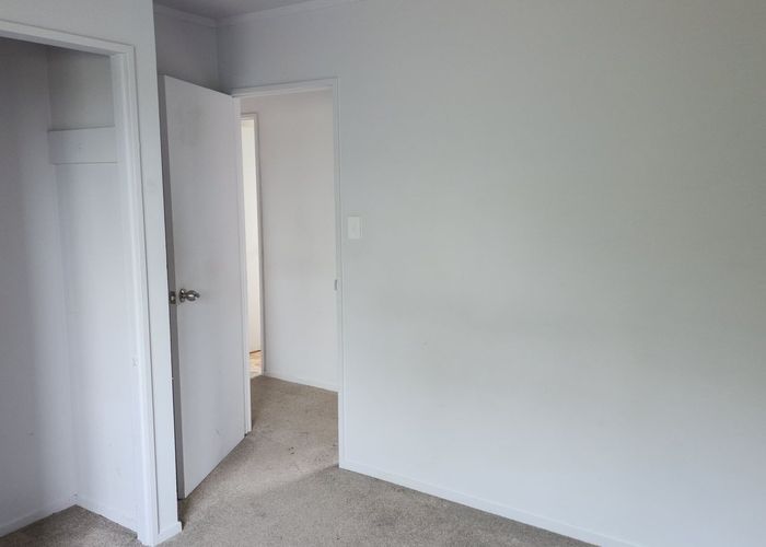  at 1/9 Waiari Road, Conifer Grove, Papakura, Auckland