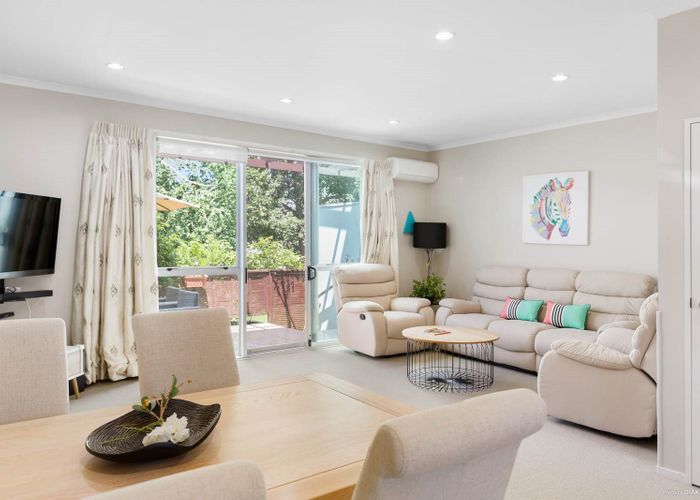  at 9P Clearwater Cove, West Harbour, Auckland