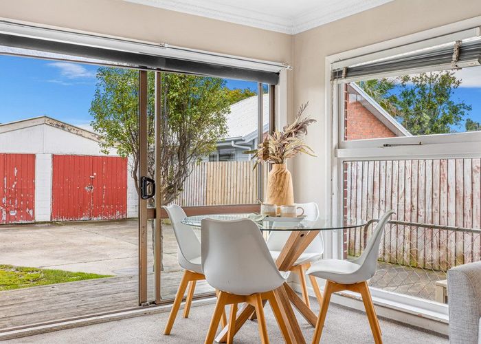  at 2/25 Hills Road, Edgeware, Christchurch City, Canterbury