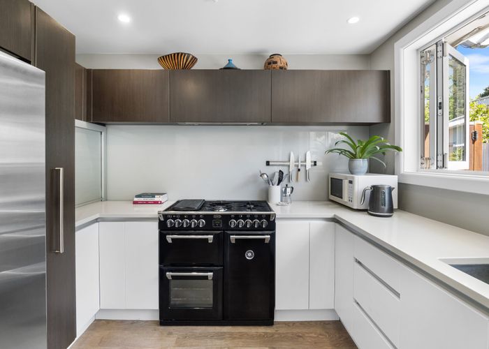  at 8 Whitfield Street, Sumner, Christchurch City, Canterbury