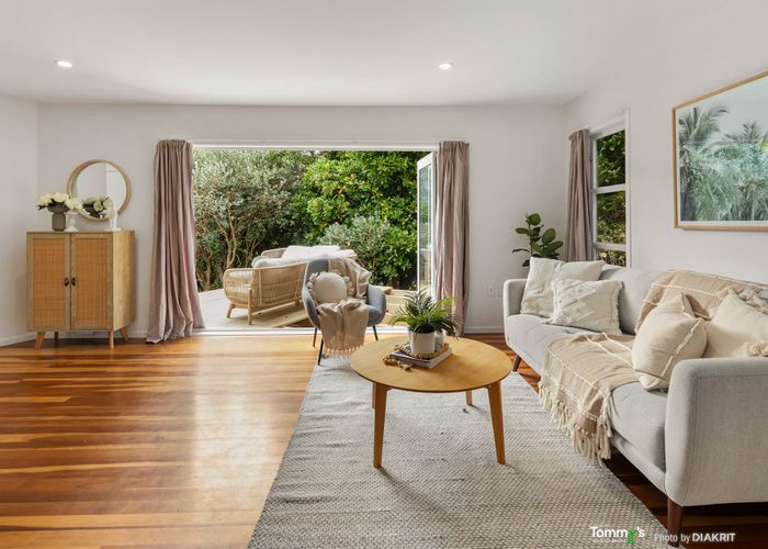  at 17 Beach Street, Island Bay, Wellington