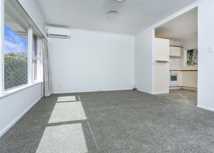  at 1/18 Evelyn Place, Hillcrest, North Shore City, Auckland