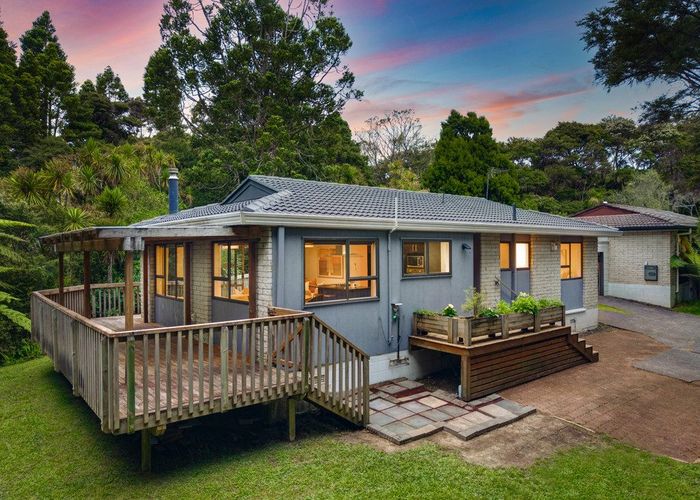  at 2/6 Sonnenberg Way, Titirangi, Waitakere City, Auckland