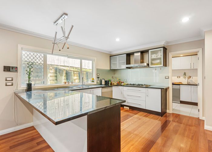 at 33 Borneo Drive, Fairview Heights, Auckland