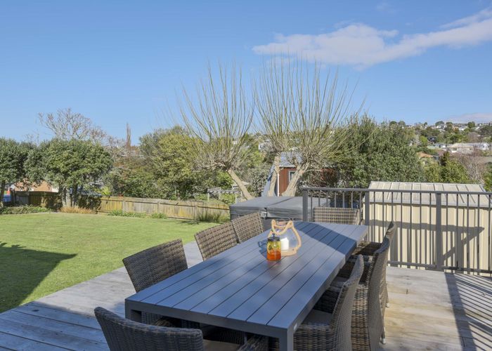  at 16 Donald Street, Stanmore Bay, Whangaparaoa
